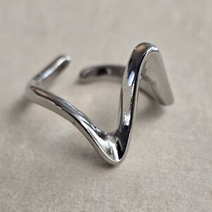 Silver Wave Ring